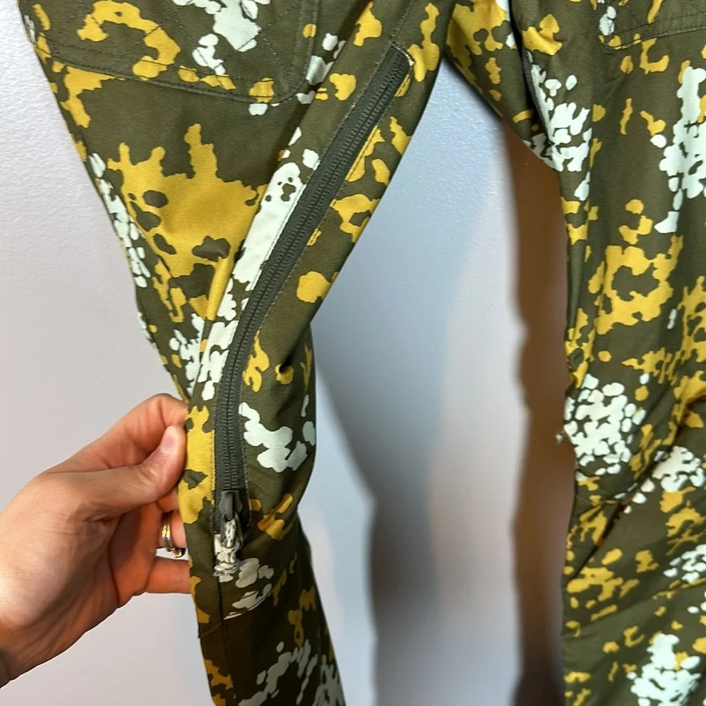 Burton Vida Stretch Snow Pants Women’s Size Small Wheeler Camo Nwt — image 6 of 8